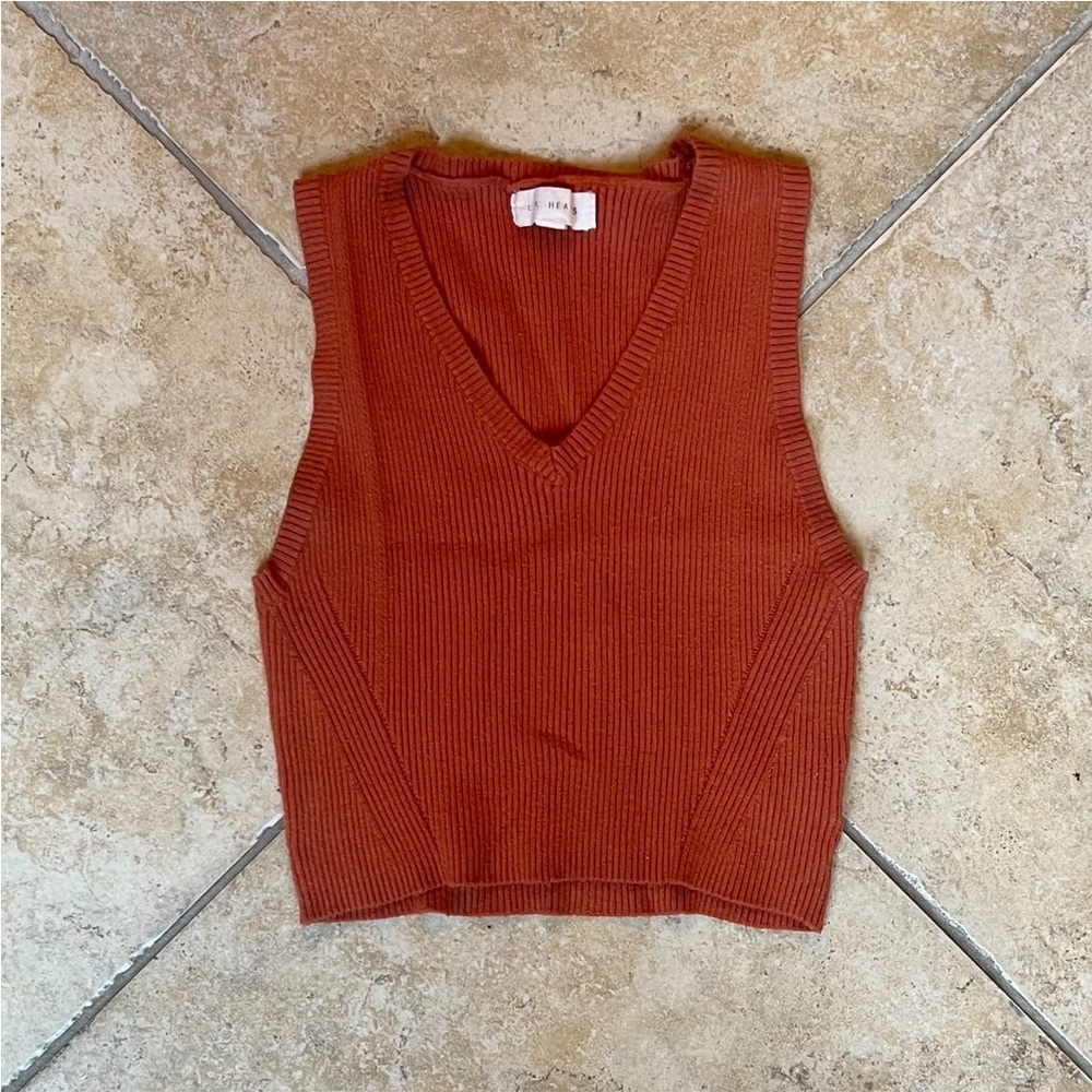 Fitted v-neck Knit Sweater Tank in Burnt Orange (L.A. Hearts by PacSun)